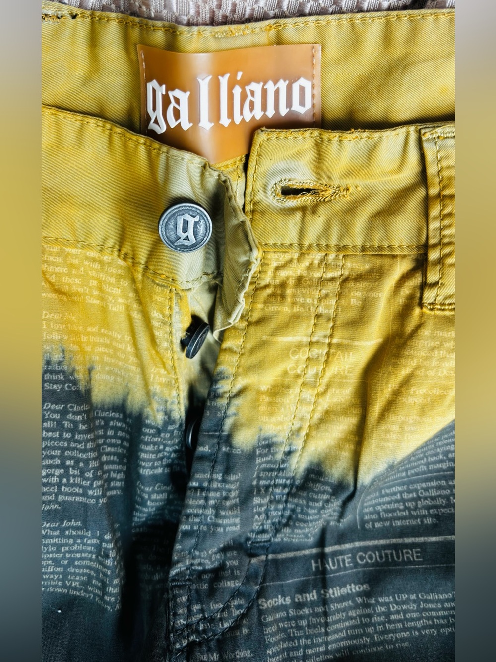 NWT - Galliano Men’s Yellow and Black Ombre Print Shorts